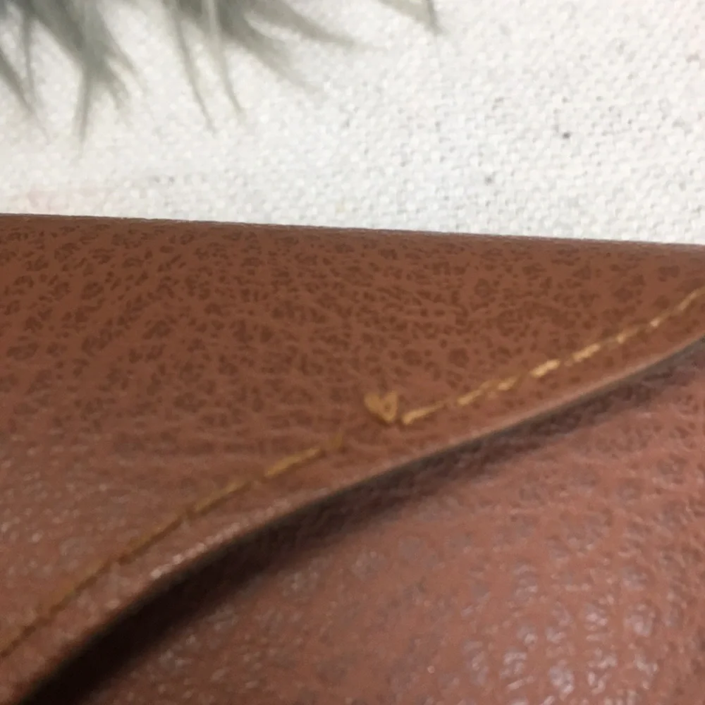 Brown Leather Ray Ban sunglasses case w cloth